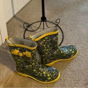 Green floral rain boots